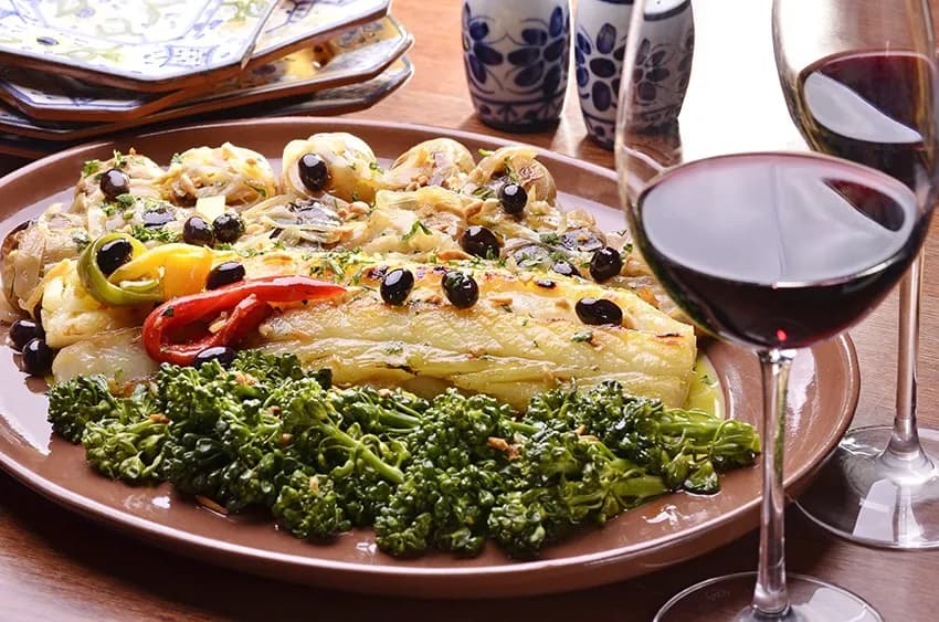 Bacalhau à lagareiro servido no restaurante